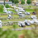 Hochoben - Only Empty Lots 2* מאלניץ