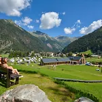 Hochoben - Only Empty Lots אתר קמפינג מאלניץ