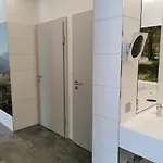 Hochoben - Only Empty Lots אתר קמפינג 2*