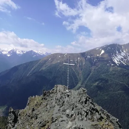 Hochoben - Only Empty Lots