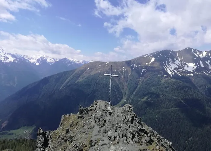 Hochoben - Only Empty Lots